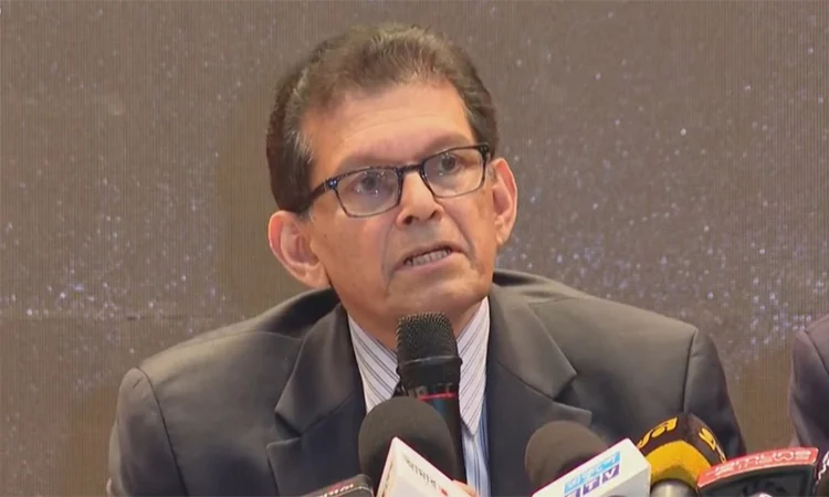 বাংলাদেশি নাগরিক হিসেবে সব অধিকার ভোগ করার জন্য প্রস্তুত রয়েছি: নিরাপত্তা উপদেষ্টা