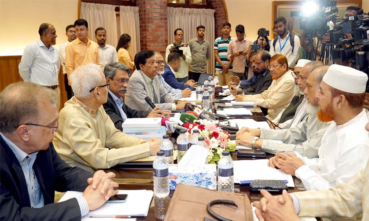 জাতীয় সনদের দিকে দ্রুত অগ্রসর হতে চায় ঐকমত্য কমিশন : আলী রীয়াজ